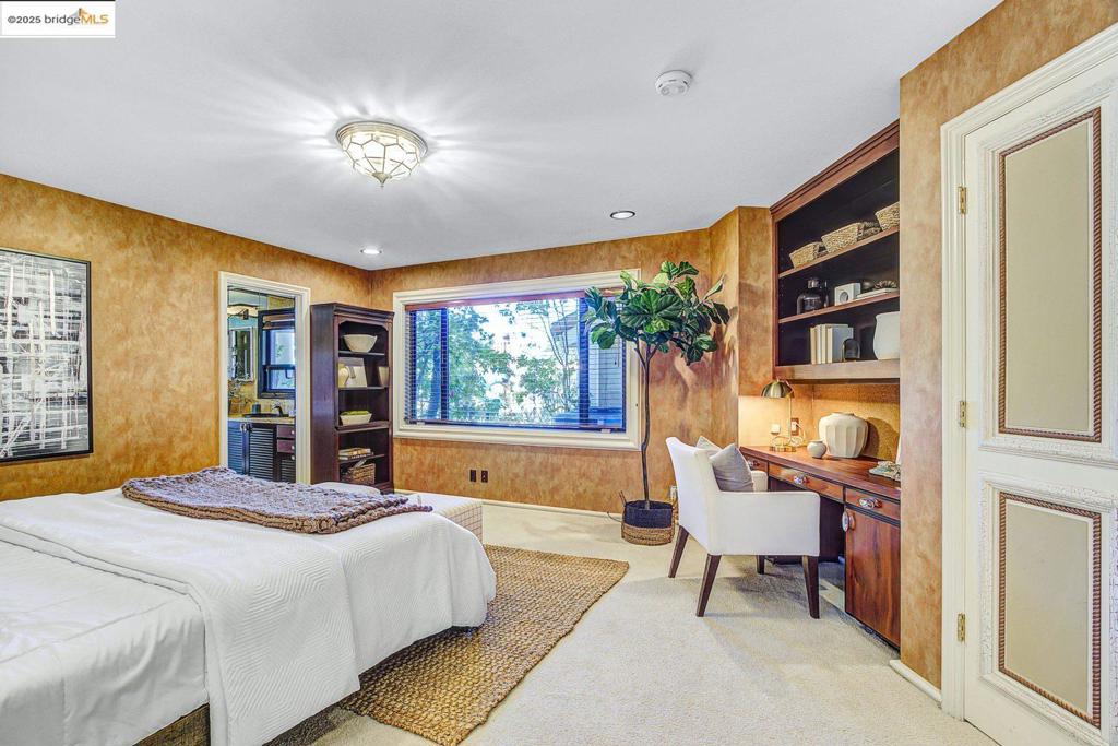 HAPPY VALLEY - Residential