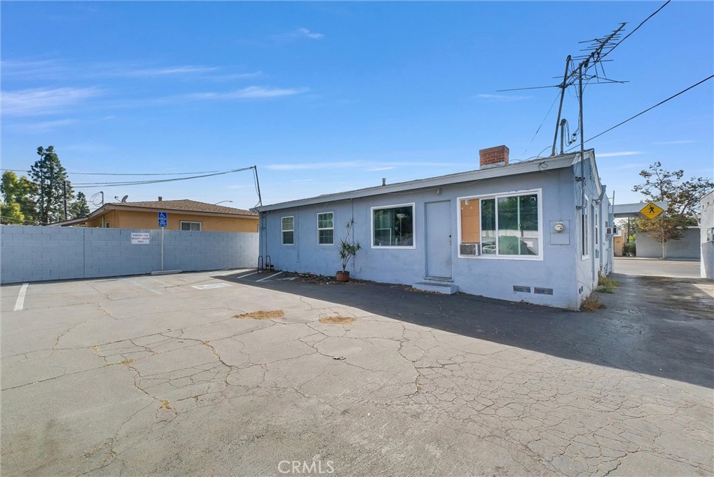 1815 W 17th