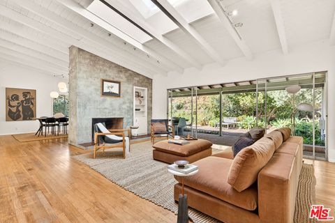 Photo of 1362 Marinette Road, Pacific Palisades, CA 90272 (MLS # 26829473)