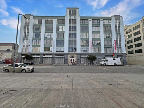 Photo of 420 S San Pedro Street, Los Angeles, CA 90013 (MLS # AR25243712)