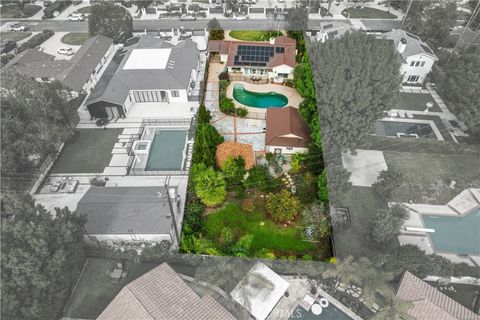 19732 Henshaw Woodland Hills CA 91364