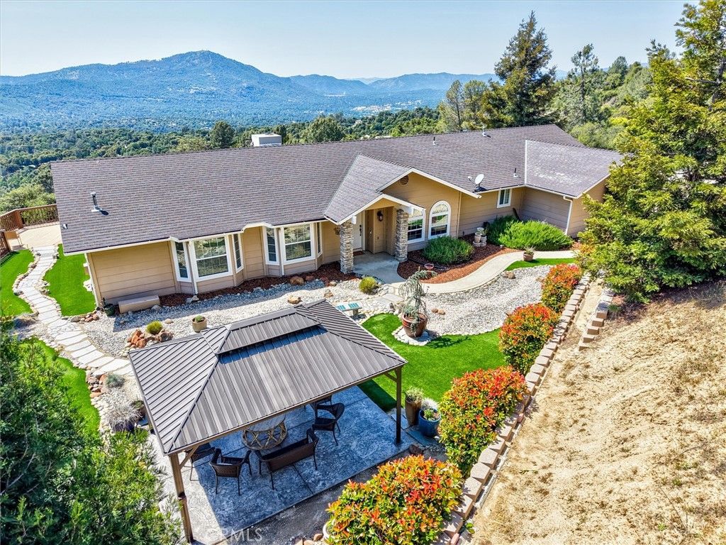 Photo of 39380 Suncrest Court, Oakhurst, CA 93644 (MLS # FR26095589)