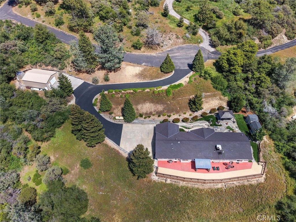 Photo of 39380 Suncrest Court, Oakhurst, CA 93644 (MLS # FR26095589)