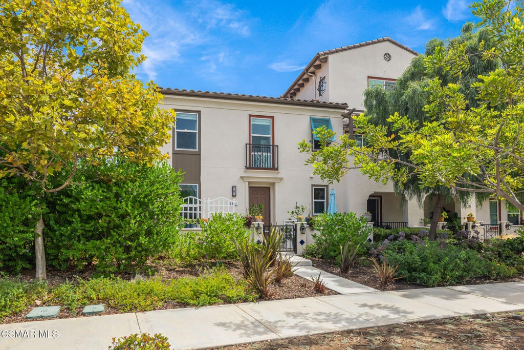 697 Camino Tierra Santa