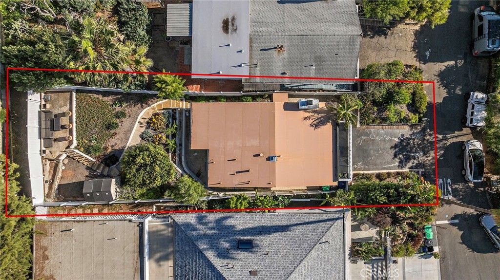 Photo of 31902 Sunset Ave Ave, Laguna Beach, CA 92651 (MLS # LG26051574)