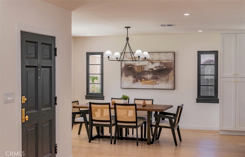 158 S Formosa Avenue