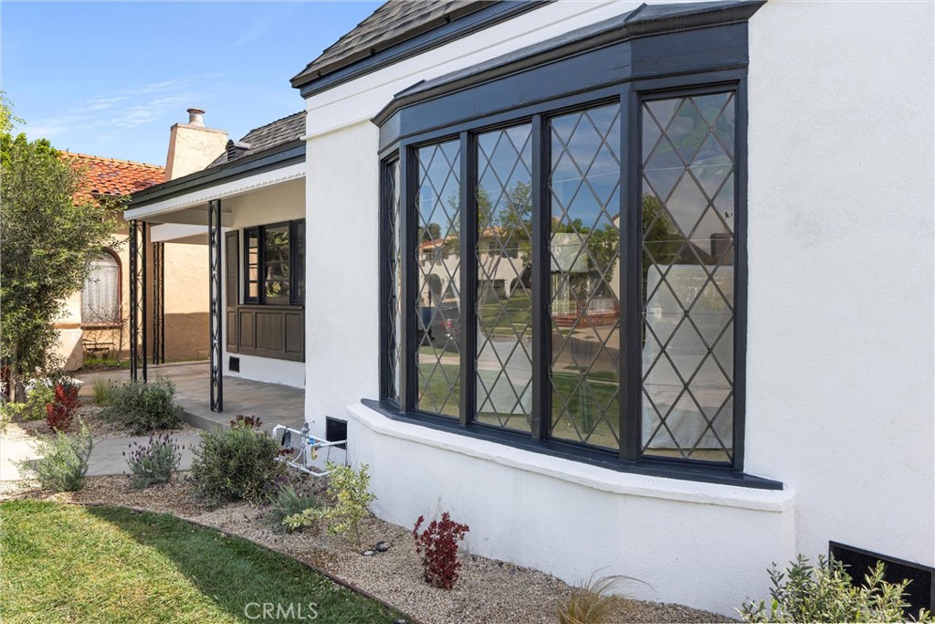 158 S Formosa Avenue