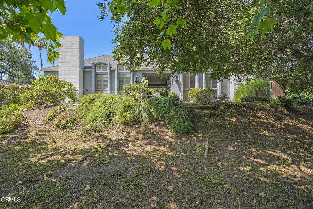 463 Mariposa Avenue