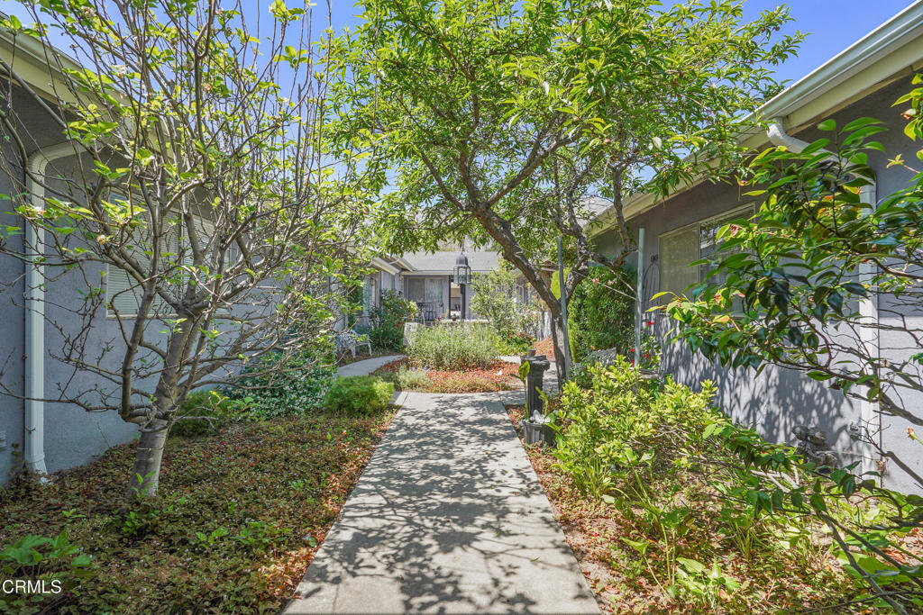 463 Mariposa Avenue