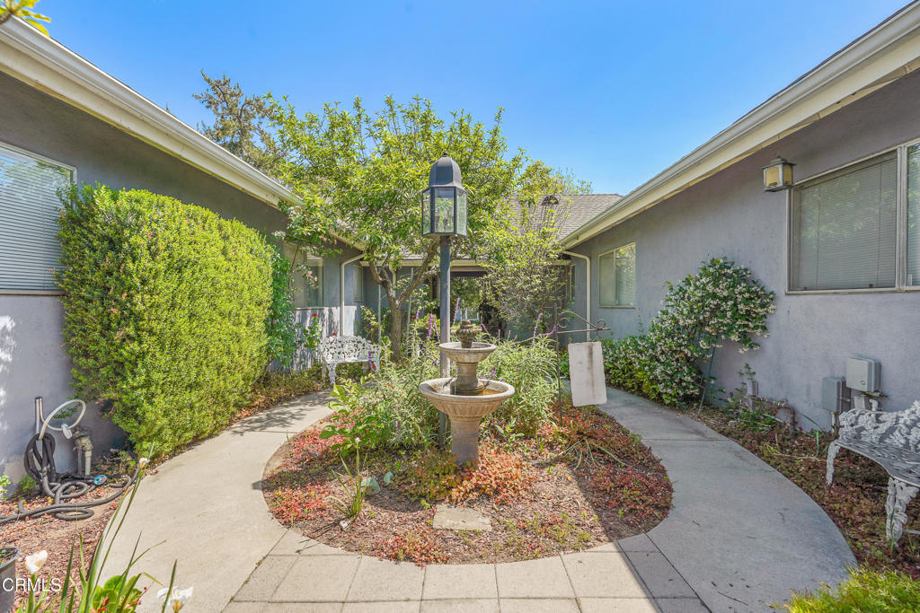 463 Mariposa Avenue