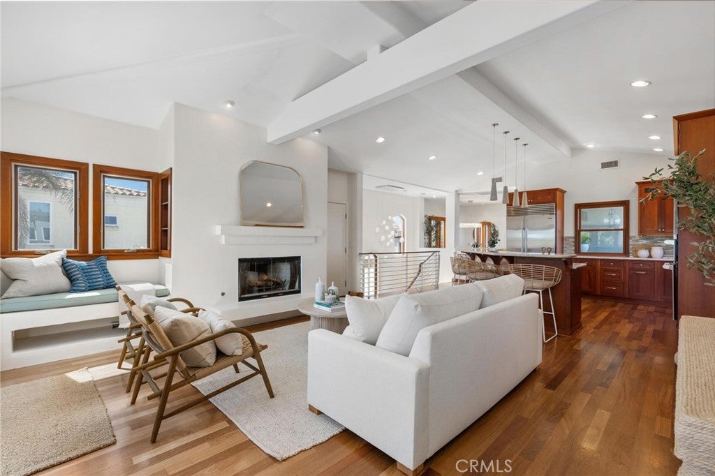 Photo of 721 12th Street, Manhattan Beach, CA 90266 (MLS # SB26197435)