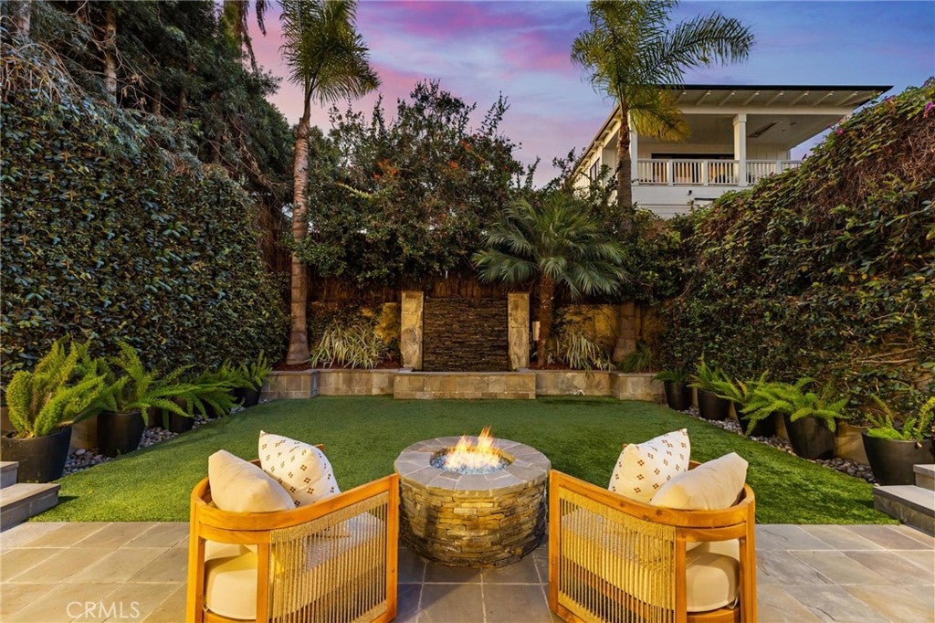 Photo of 721 12th Street, Manhattan Beach, CA 90266 (MLS # SB26197435)