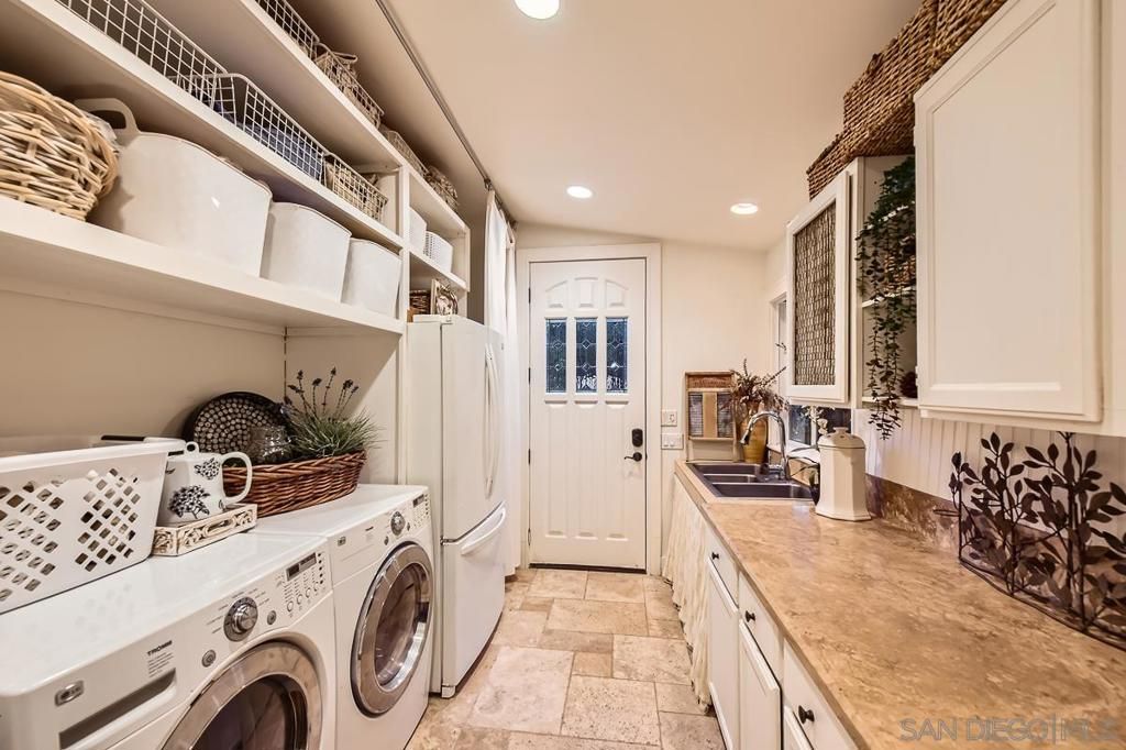 listing image 130722581906871237094