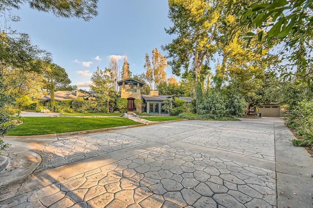 listing image 130720545789446803432