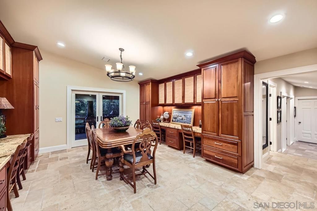 listing image 130722293186467830701