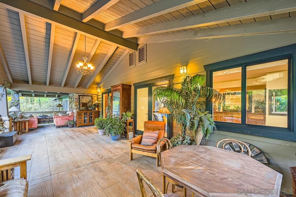 listing image 130724632431219253824