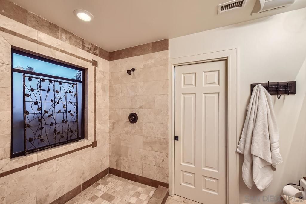listing image 130720168761992543657