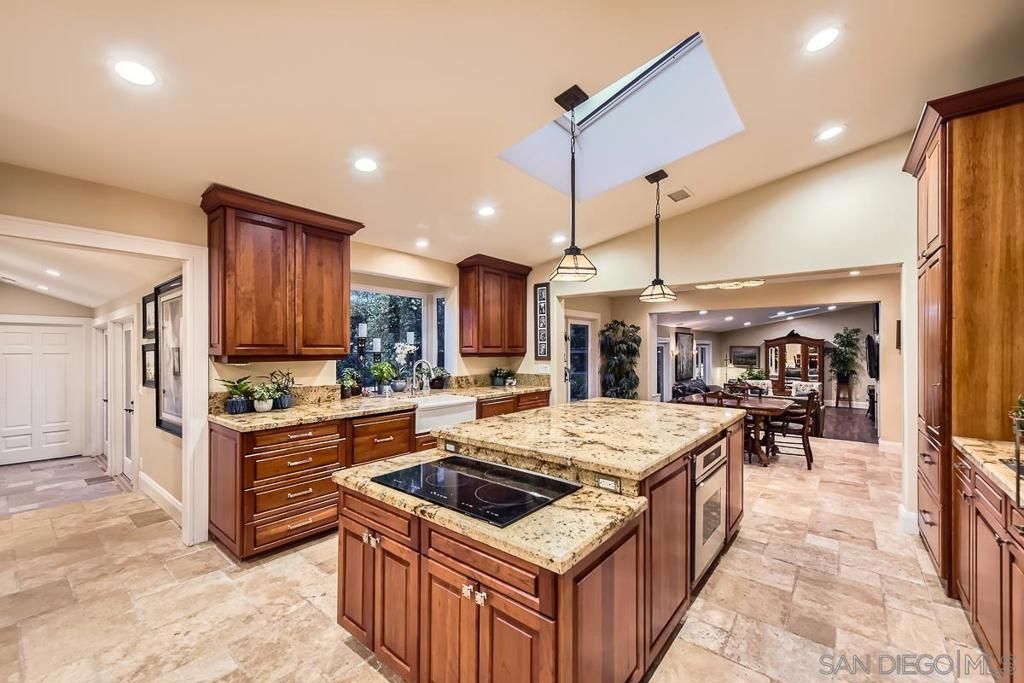 listing image 130726802884243993559