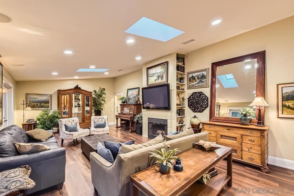 listing image 130725820546515646009