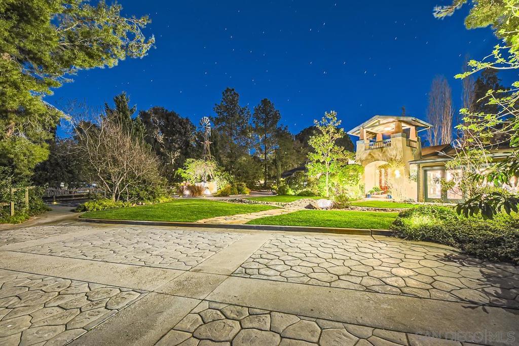 13327 Calle Colina