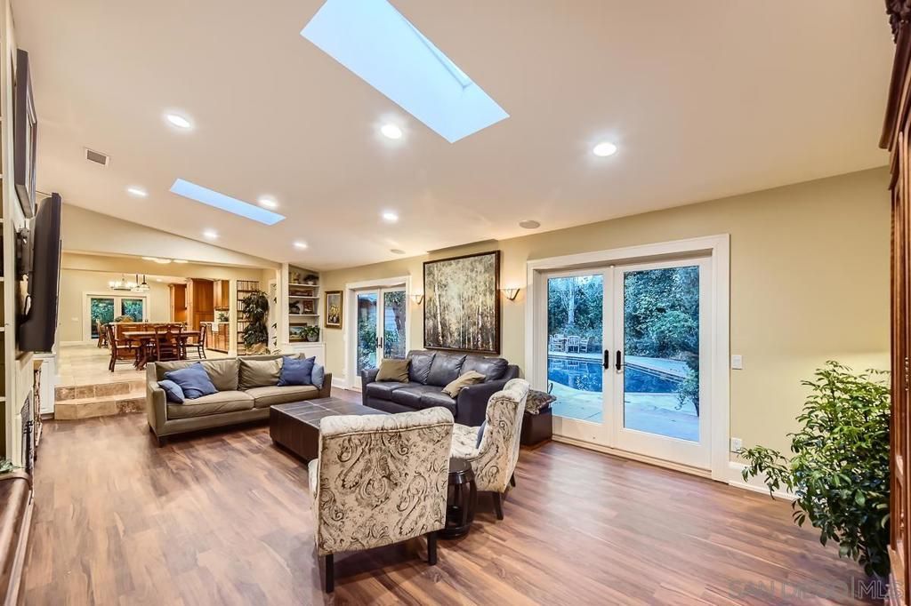 listing image 130726092819317802196