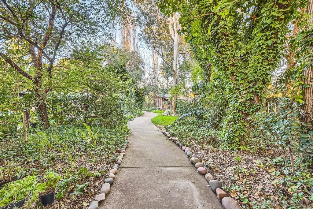 listing image 130723007897541882586