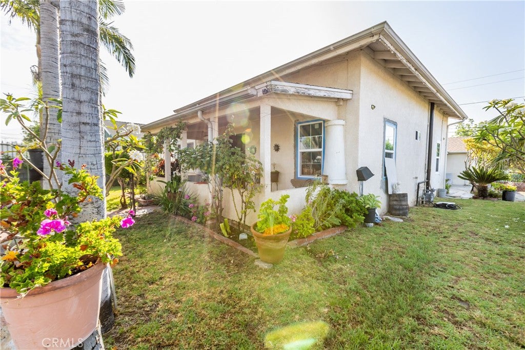 952 Orange Grove