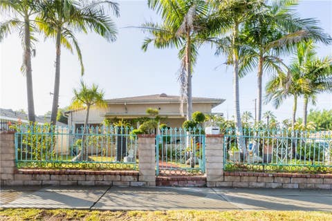 Photo of 952 Orange Grove AVE, San Fernando, CA 91340 (MLS # SR26124539)