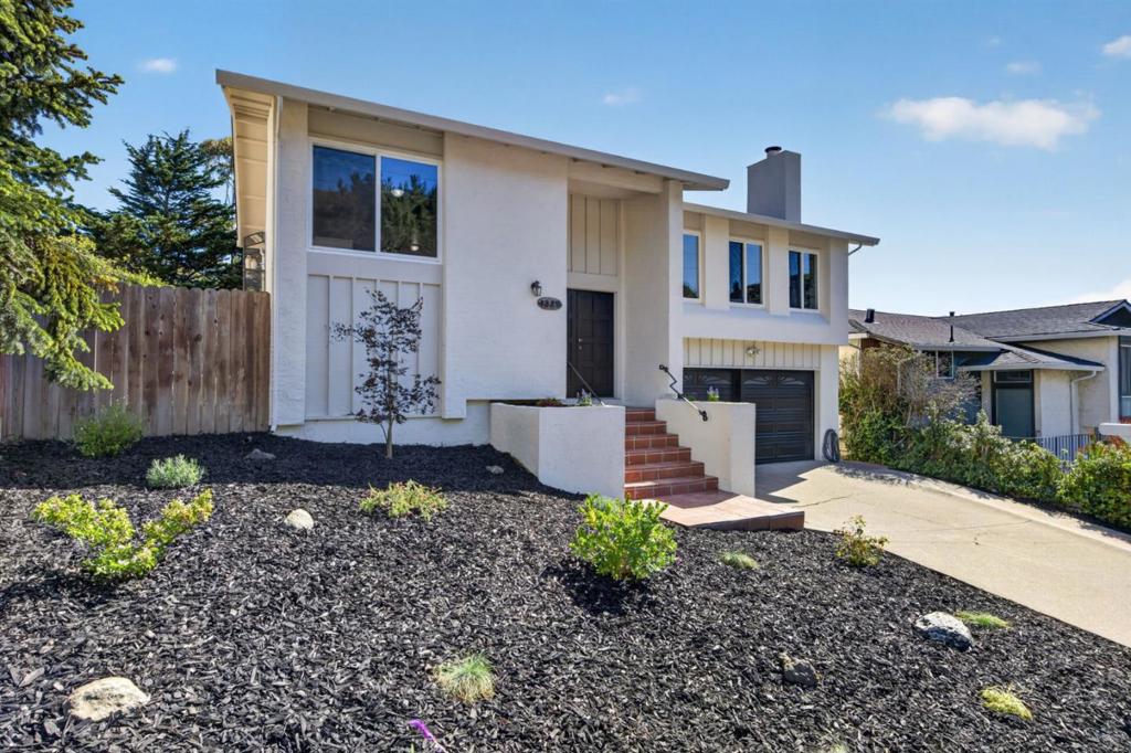 1328 Oddstad Boulevard