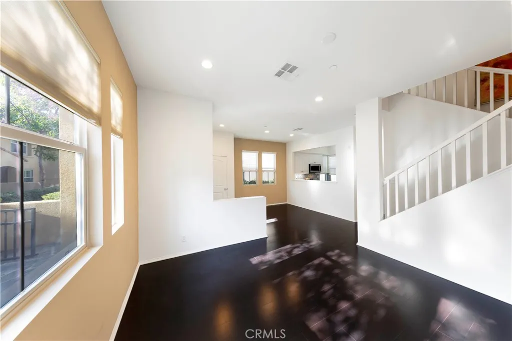 Irvine, California 92618, United States, 3 Bedrooms Bedrooms, ,3 BathroomsBathrooms,Residential,Active,247566