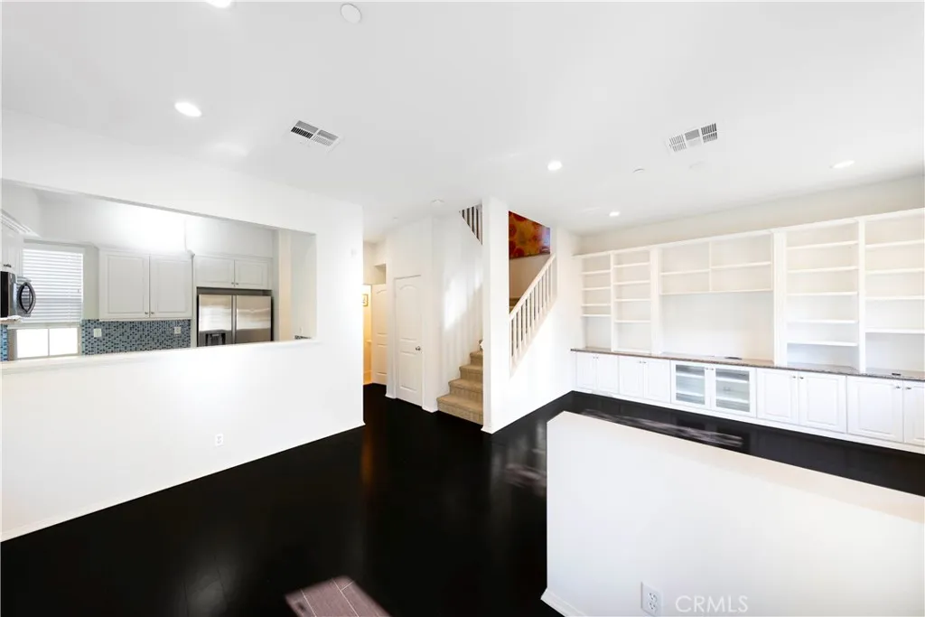 Irvine, California 92618, United States, 3 Bedrooms Bedrooms, ,3 BathroomsBathrooms,Residential,Active,247566