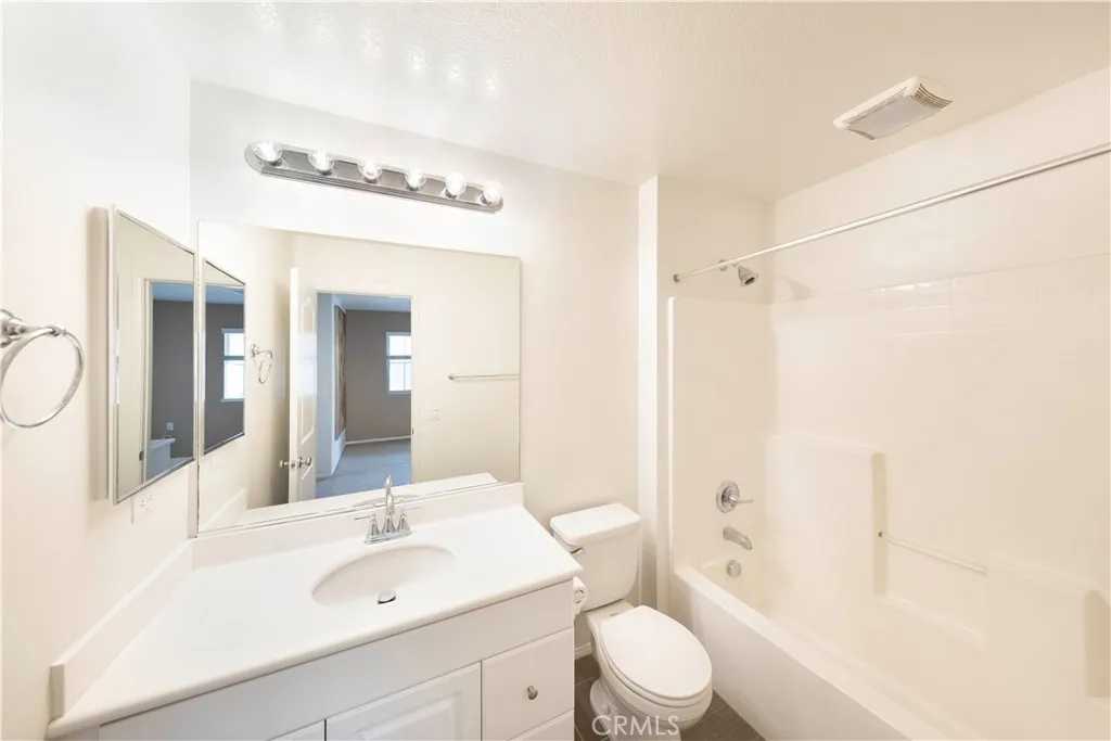 Irvine, California 92618, United States, 3 Bedrooms Bedrooms, ,3 BathroomsBathrooms,Residential,Active,247566