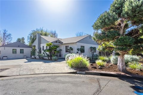 Photo of 520 Rosewood Ln, Pasadena, CA 91103 (MLS # GD26027784)