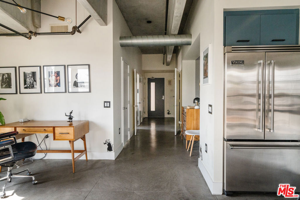 4141 Glencoe Avenue 201