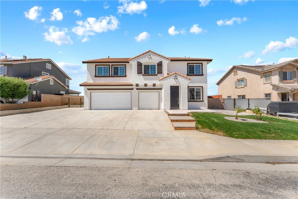 Photo of 7531 Ridge View Drive, Lancaster, CA 93536 (MLS # SR26143636)
