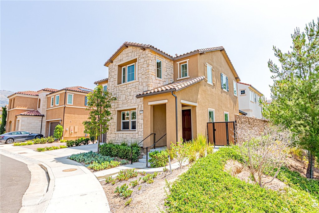 20754 W Bur Oak Circle