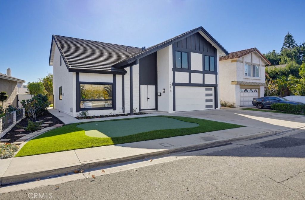 Photo of 2228 E Nyon Avenue, Anaheim, CA 92806 (MLS # OC25274331)