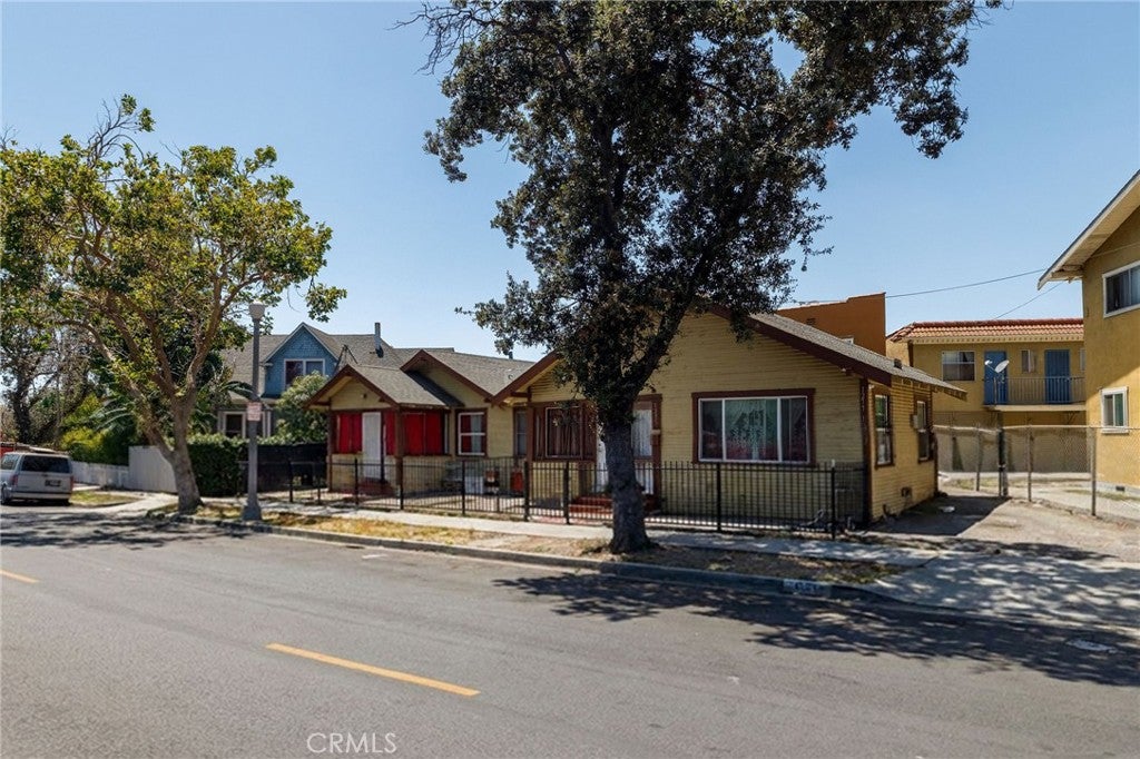 1273 Chestnut