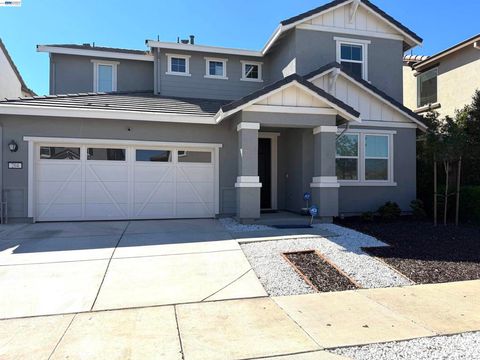 Photo of 204 Wooley Creek Way WAY, Brentwood, CA 94513 (MLS # 41133458)