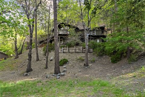 Photo of 1159 Twin Lakes Drive, Wrightwood, CA 92397 (MLS # CV26080234)