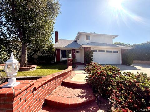 Photo of 23026 Ash Glen Circle, Valencia, CA 91354 (MLS # SR26108591)