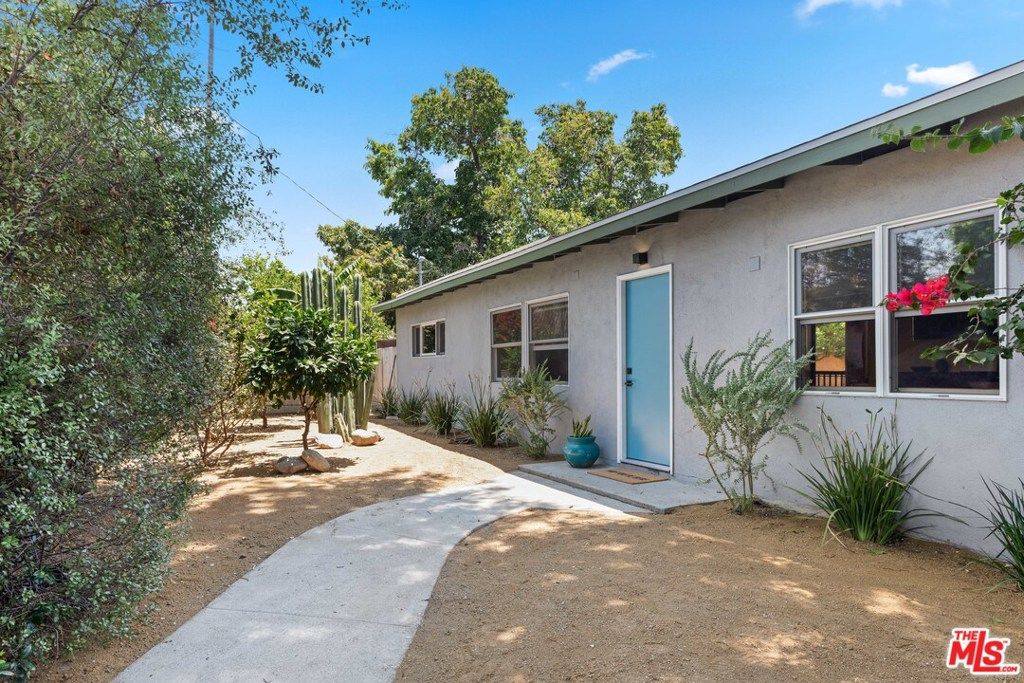 listing image 130724544428075812694