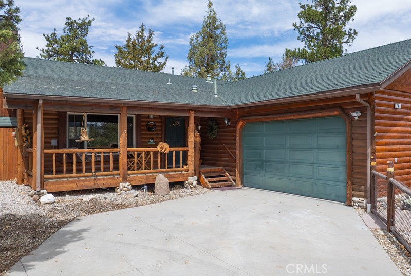 741 Villa Grove Avenue
