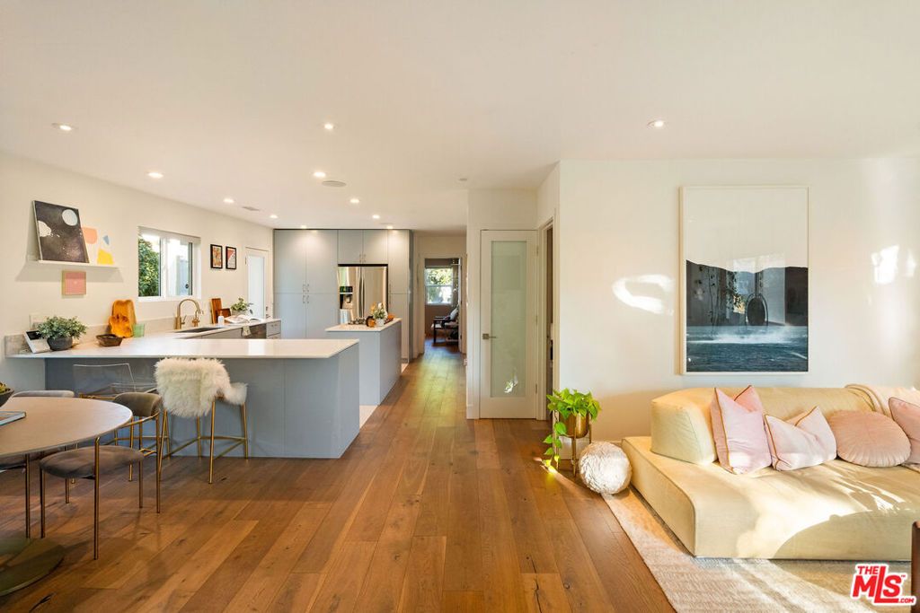 Photo of 4128 Kenyon Avenue, Los Angeles, CA 90066 (MLS # 25578335)