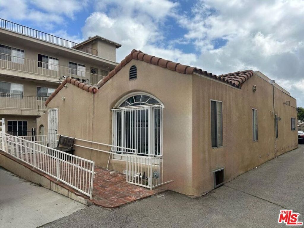 Photo of 7304 Canby Avenue #A, Reseda, CA 91335 (MLS # 25609753)