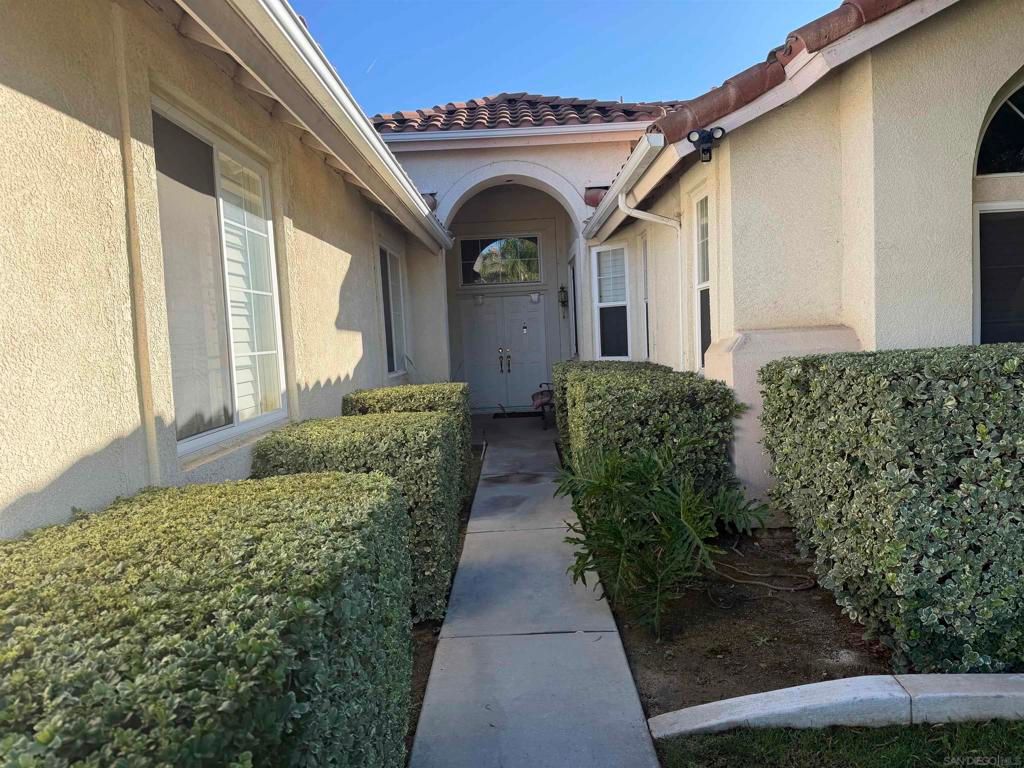 Photo of 39660 Bordeaux Pl Pl, Murrieta, CA 92562 (MLS # 250046023SD)