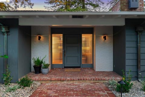 Photo of 106 Rheem Blvd Blvd, Orinda, CA 94563 (MLS # 41136802)