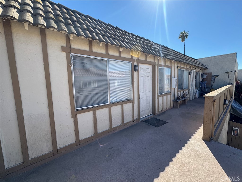 Cozy and newly renovated One bedroom and one bath apartment, with new waterproof PVC flooring, new kitchen with stained oak cabinet abd quartz countertops with new stainless steel sink, faucet, and hood. Allnew interior paint, new windows.   Move in ready end of October.  Long term lease preferred.  Small pets ok, no aggressive or large dogs please as our insurance won’t allow.  $50/month per pet. $500 pet deposit.  $1500 security deposit and first month rent to move in.  Must show proof of incomes and no evictions. Great rental references required. Please call for showing appointment.  No lockbox on-site.  Rent not including utilities.