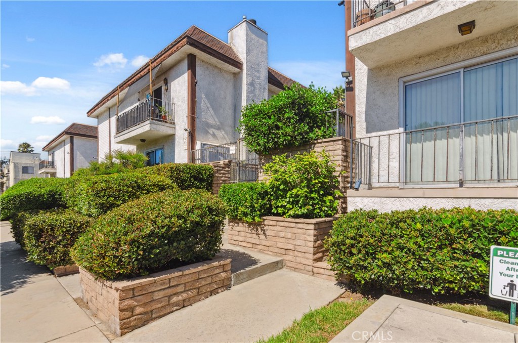 8544 Independence Avenue 102