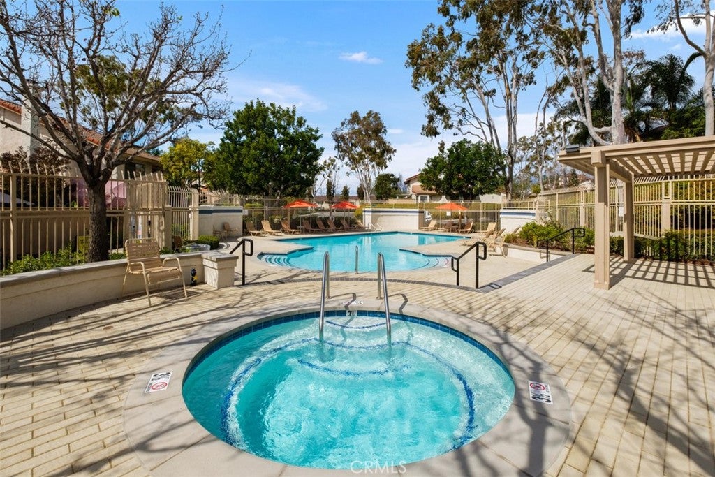 7 Shadow Hill, Laguna Hills CA 92653 - Photo 30